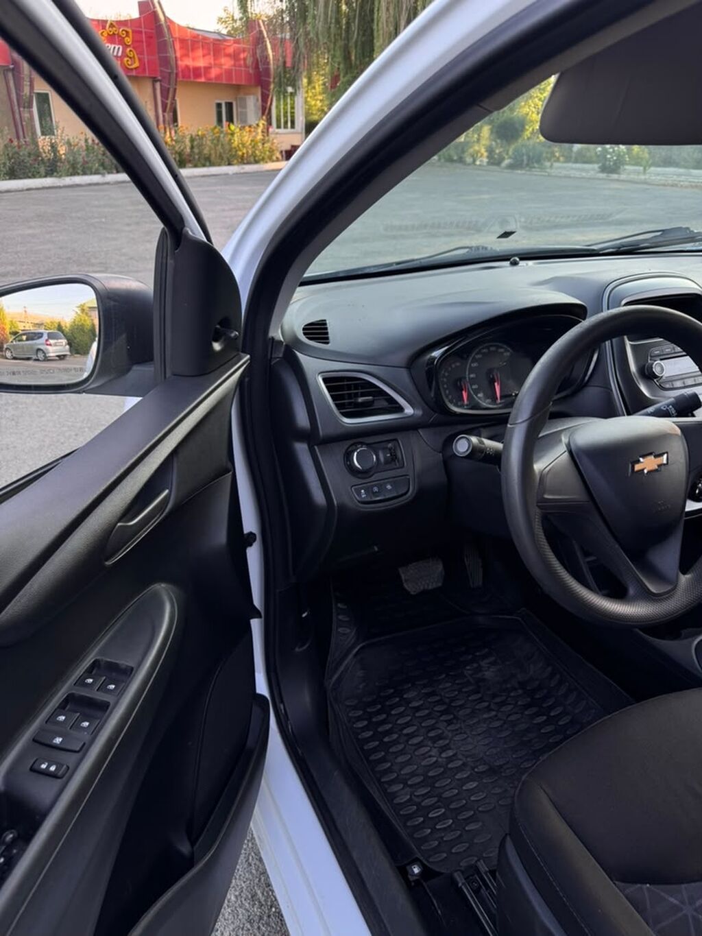 Chevrolet Spark: 2018 г., 1 л, Автомат, Бензин, Хэтчбэк: фото 5
