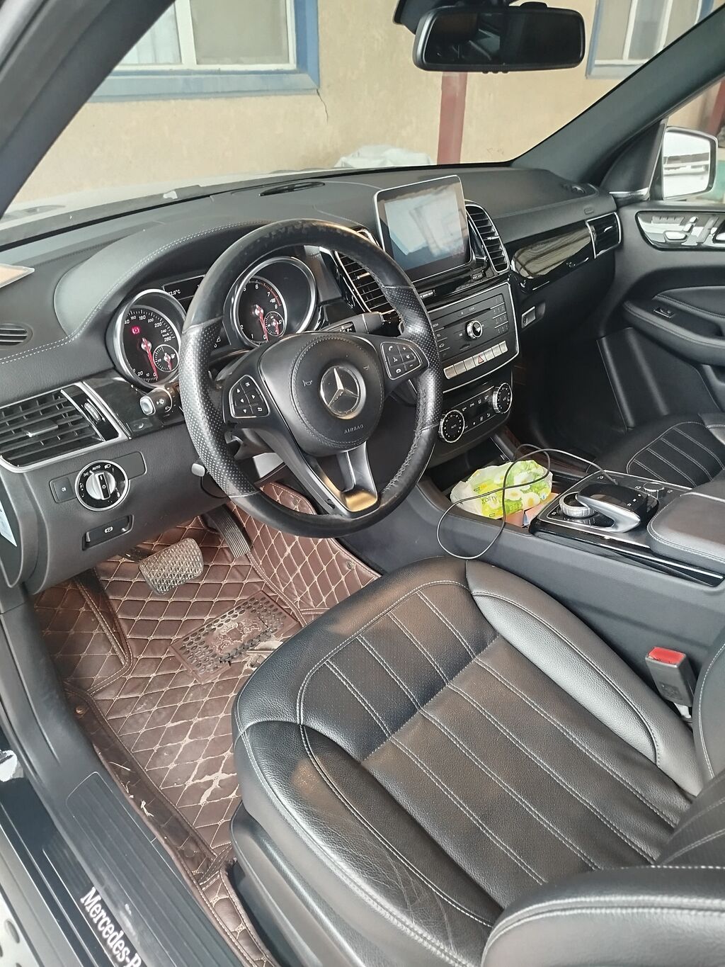 Mercedes-Benz GLS-Class: 2016 г., 3 л, Автомат, Бензин, Внедорожник: фото 2