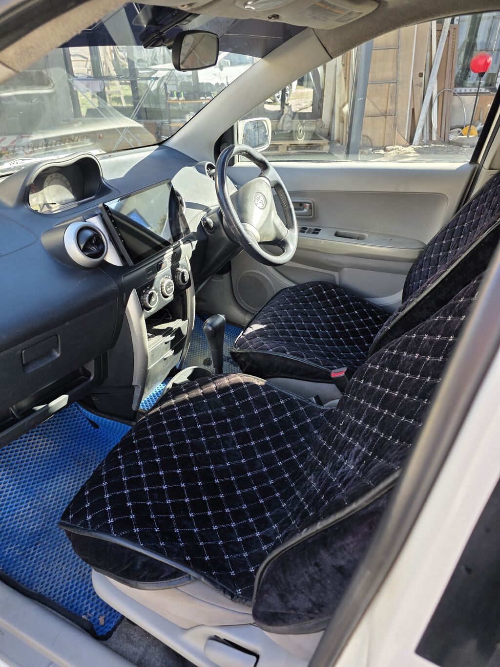 Toyota Ist: 2002 г., 1.3 л, Автомат, Бензин, Хэтчбэк: фото 3