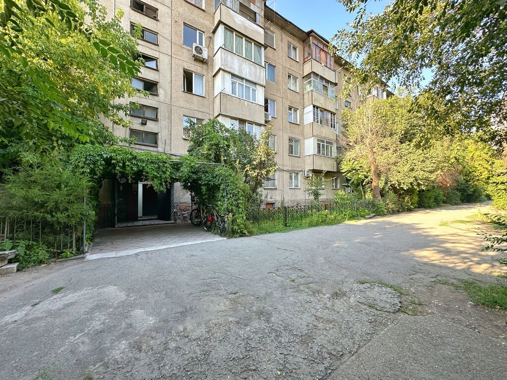 3 комнаты, 58 м², 1000 мелочей 104 серия, 2 этаж, Старый ремонт: фото 1