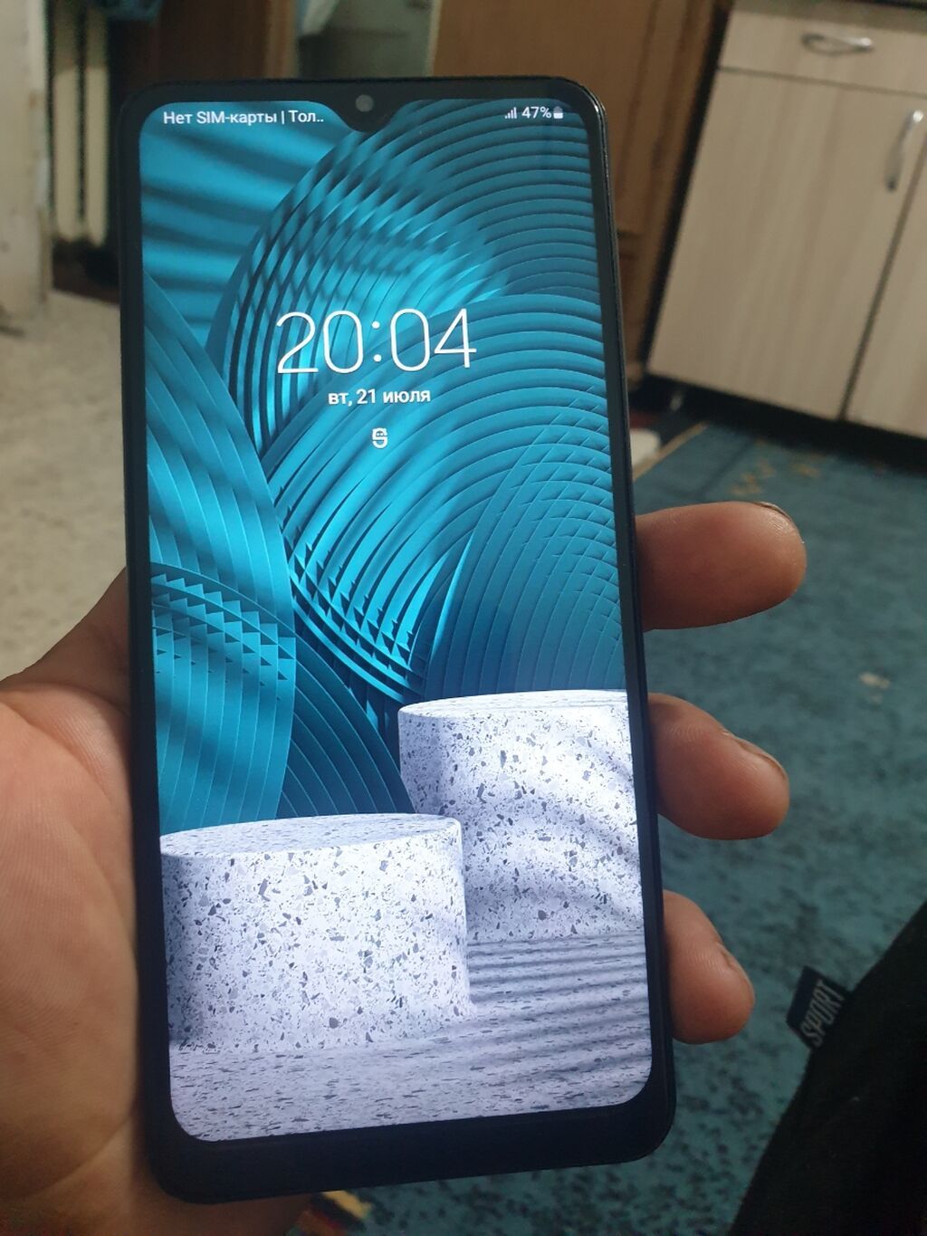 Смартфон Samsung Galaxy A12 (черный) - Экран 6.5" PLS Infinity‑V: фото 3