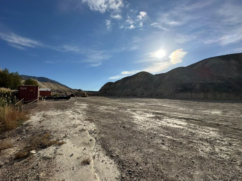 Завод, С оборудованием, Действующий, 7000 м²