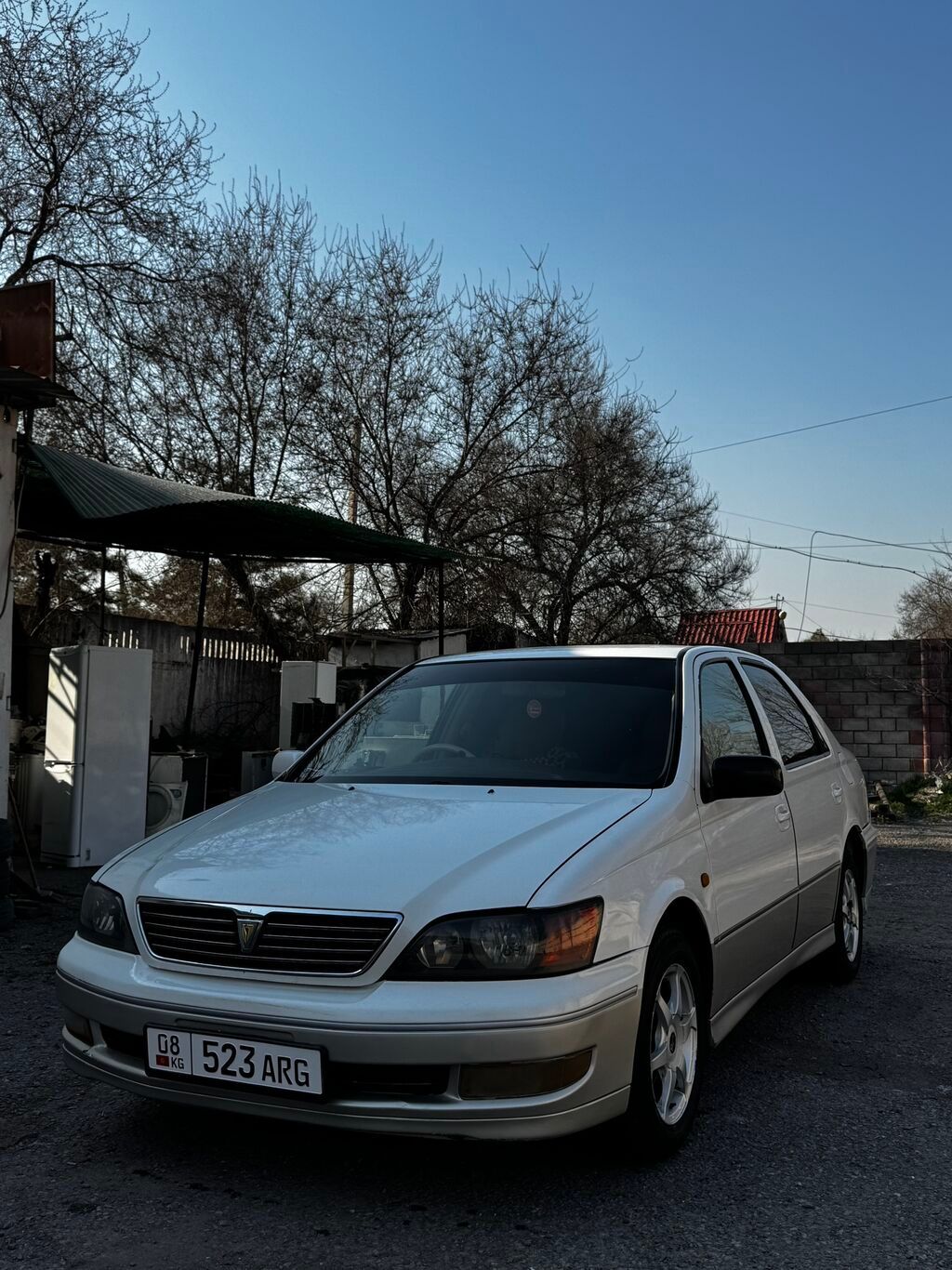 Toyota Vista: 1999 г., 2 л, Автомат, Бензин, Седан: фото 1