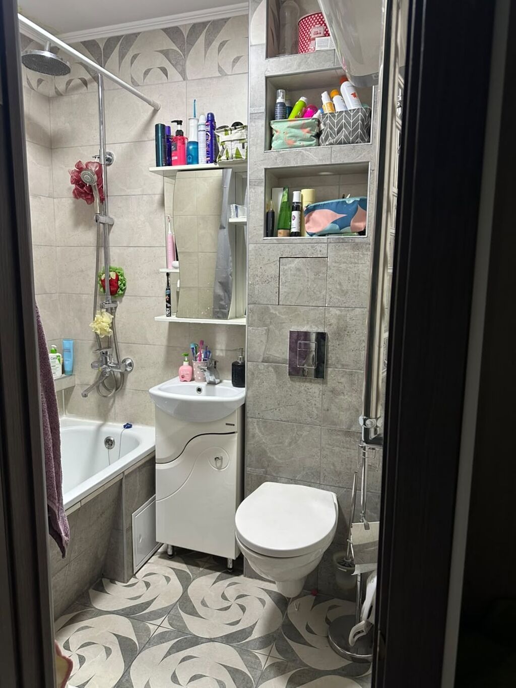 3 комнаты, 58 м², 6 мкр 104 серия, 2 этаж, Дизайнерский ремонт: фото 2