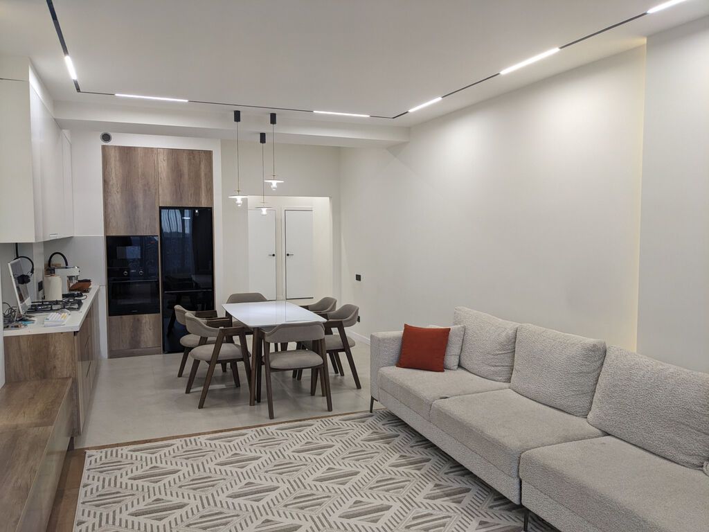3 комнаты, 93 м², Площадь Победы Элитка, 4 этаж, Дизайнерский ремонт: фото 1