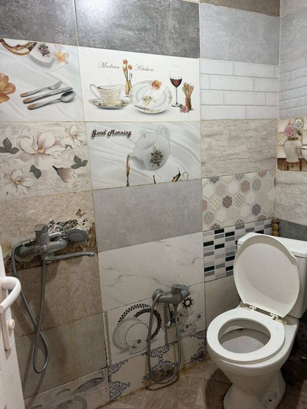 1 otaqlı yaşayış sahəsi (studiyaya yaxın plan) – mətbəx mebeli və