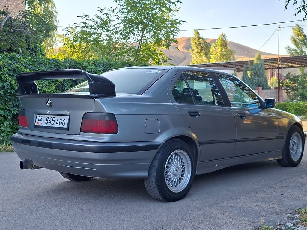 BMW 3 series: 1993 г., 2 л, Автомат, Бензин, Седан: фото 2
