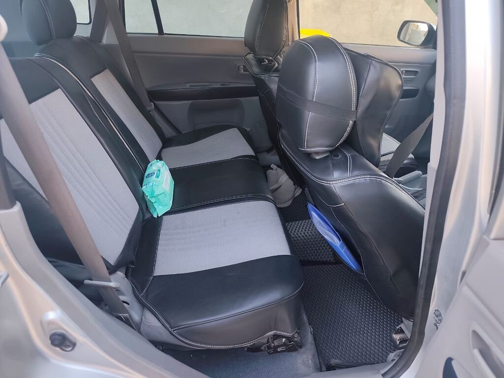 Mazda Demio: 2002 г., 1.5 л, Автомат, Бензин, Хэтчбэк: фото 4