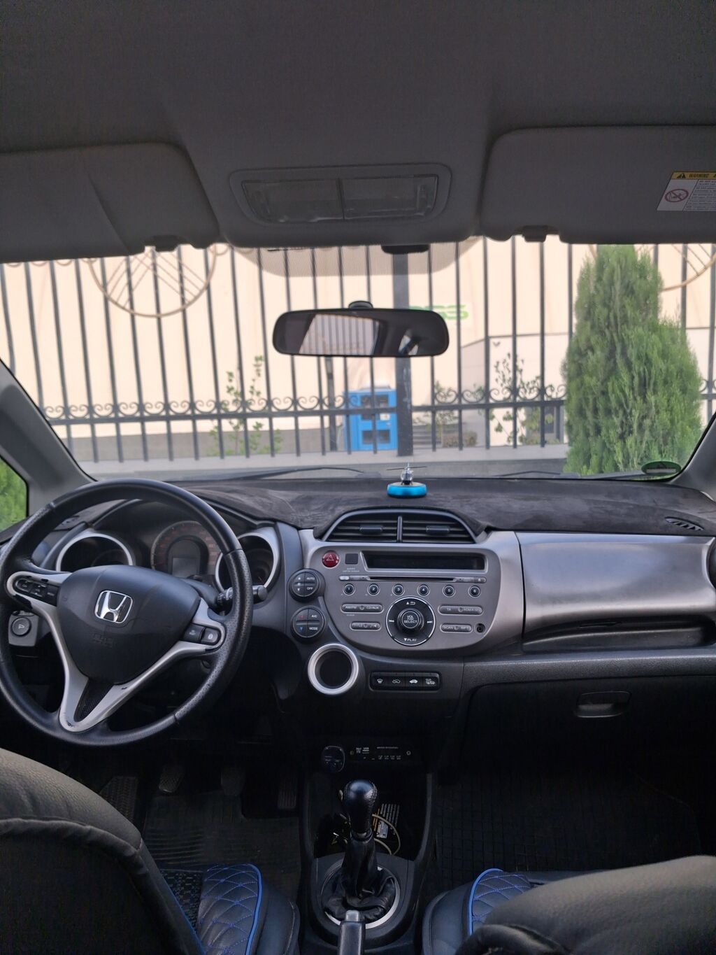 Honda Jazz: 2010 г., 1.4 л, Механика, Бензин, Хэтчбэк: фото 6