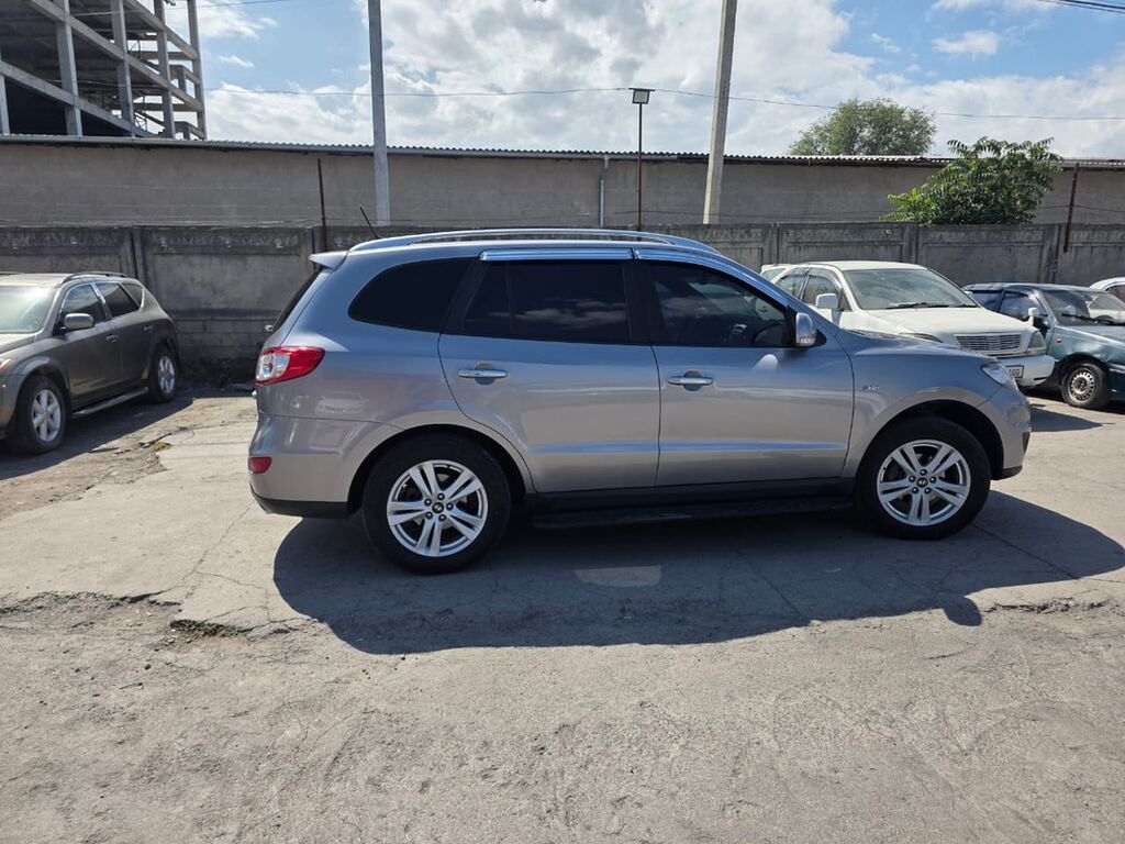 Hyundai Santa Fe: 2010 г., 2 л, Автомат, Дизель, Кроссовер: фото 8