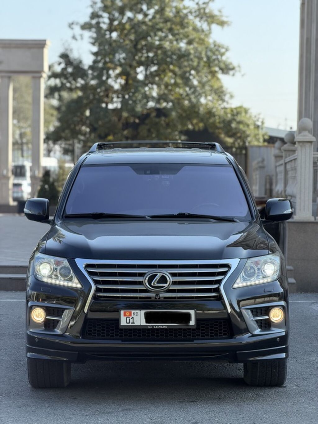 Lexus LX: 2012 г., 5.7 л, Автомат, Бензин, Внедорожник: фото 1