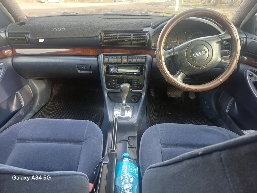 Audi A4: 1996 г., 2.4 л, Автомат, Бензин, Хэтчбэк: фото 5