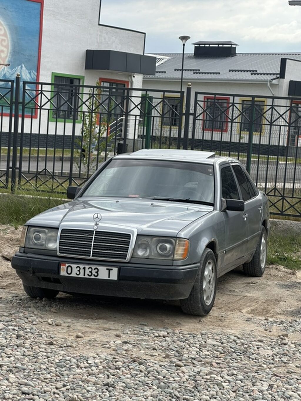 Mercedes-Benz W124