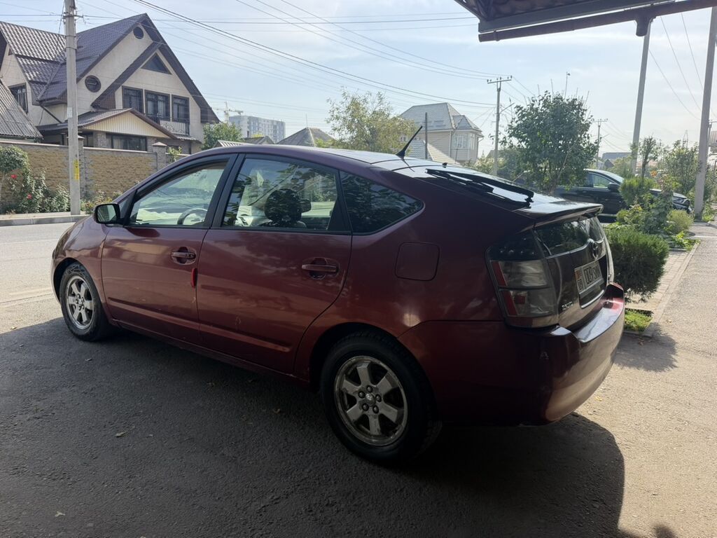 Toyota Prius: 2005 г., 1.5 л, Вариатор, Гибрид, Лифтбек: фото 4