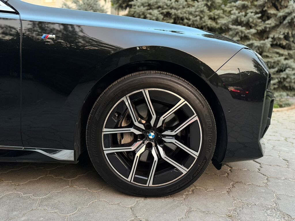 BMW 7 series: 2023 г., 3 л, Автомат, Бензин, Седан: фото 7