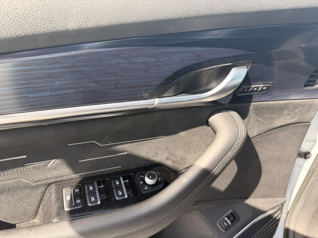 Geely Atlas Pro: 2023 г., 1.5 л, Автомат, Гибрид, Кроссовер: фото 7