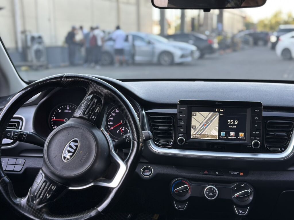 Kia Stonic: 2017 г., 1.6 л, Дизель, Кроссовер: фото 8