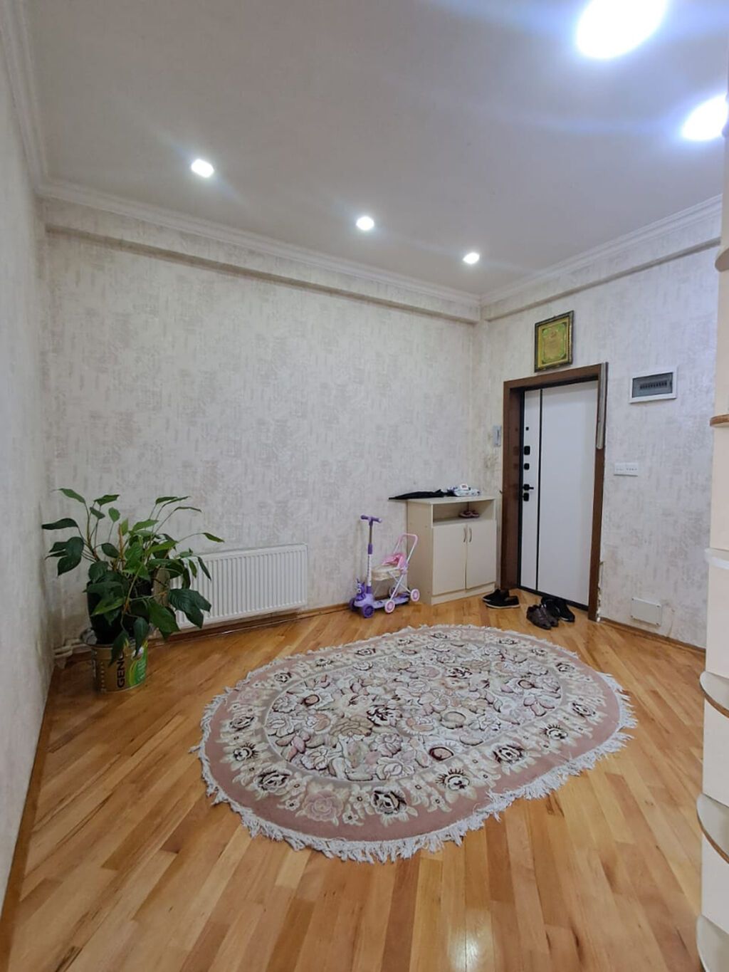 3 otaqlı, Yeni tikili, m. İnşaatçılar, 123 kv. m