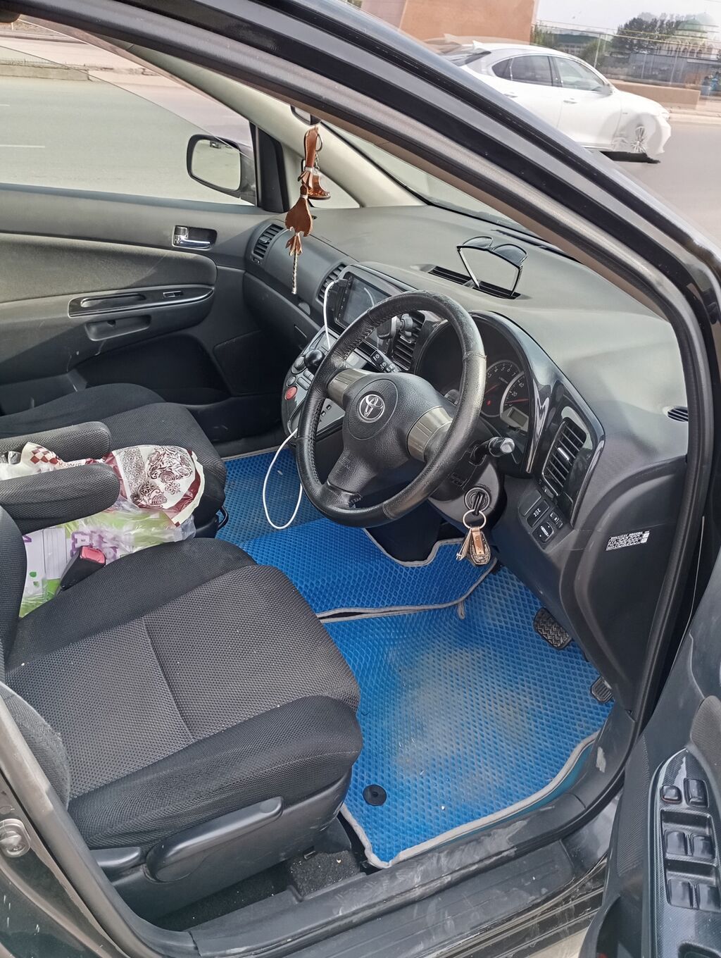 Toyota WISH: 2003 г., 1.8 л, Автомат, Бензин, Универсал: фото 3