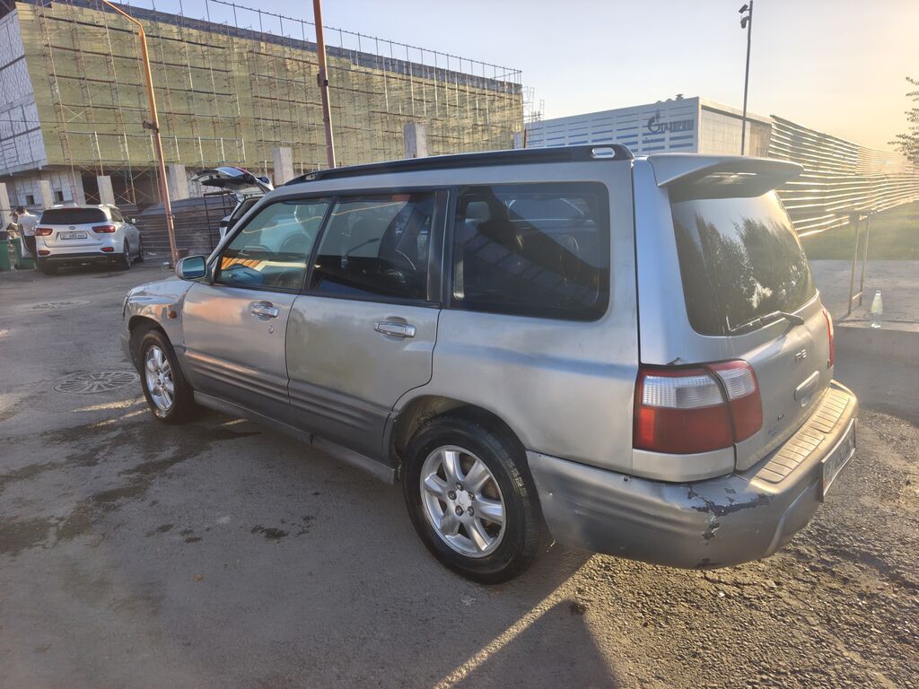 Subaru Forester: 2000 г., 2 л, Автомат, Бензин, Универсал: фото 1