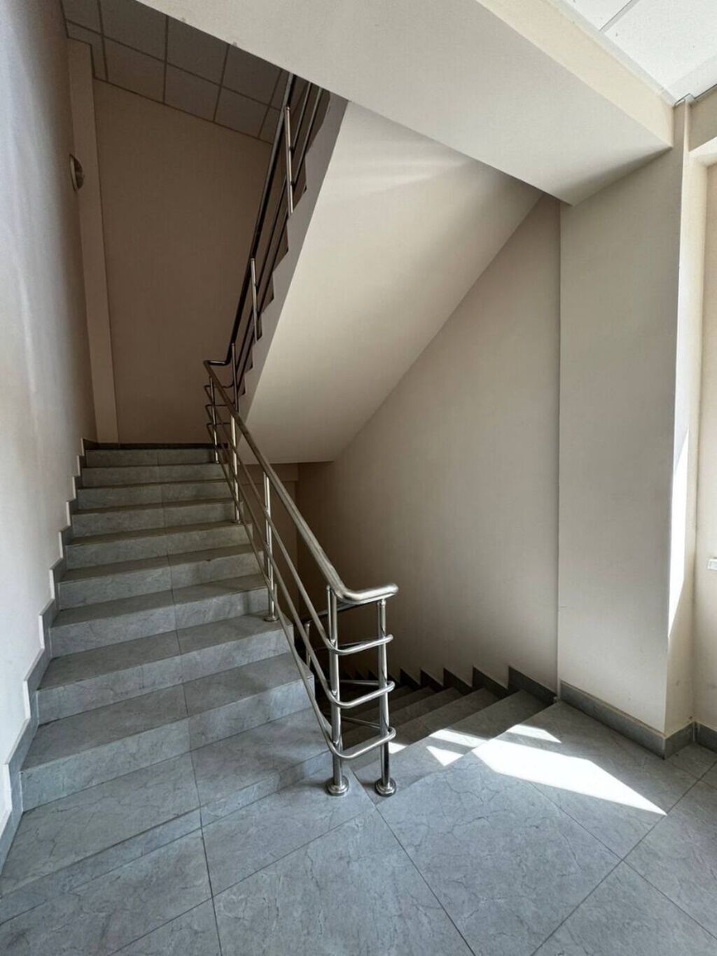 3 комнаты, 80 м², Золотой квадрат 9 этаж, Евроремонт: фото 3