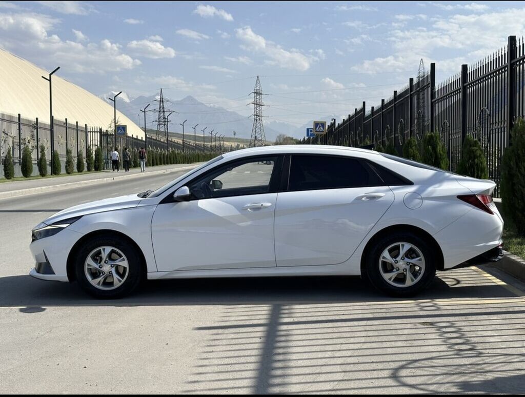 Hyundai Avante: 2022 г., Автомат, Газ: фото 4