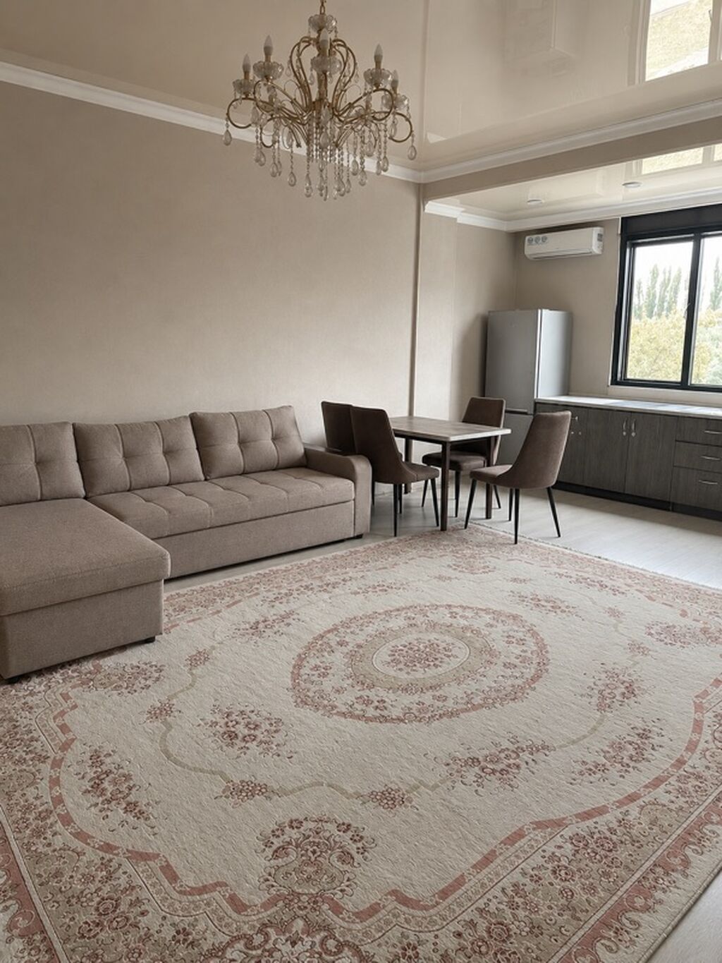 1 комната, 57 м², Элитка, 3 этаж: фото 1