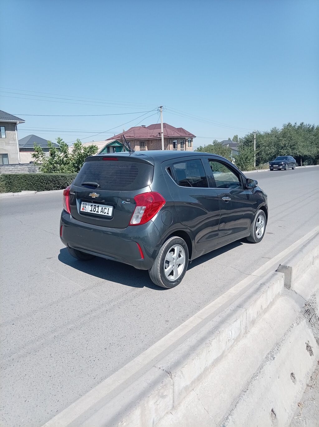 Chevrolet Spark: 2017 г., 1 л, Автомат, Бензин, Хэтчбэк: фото 3