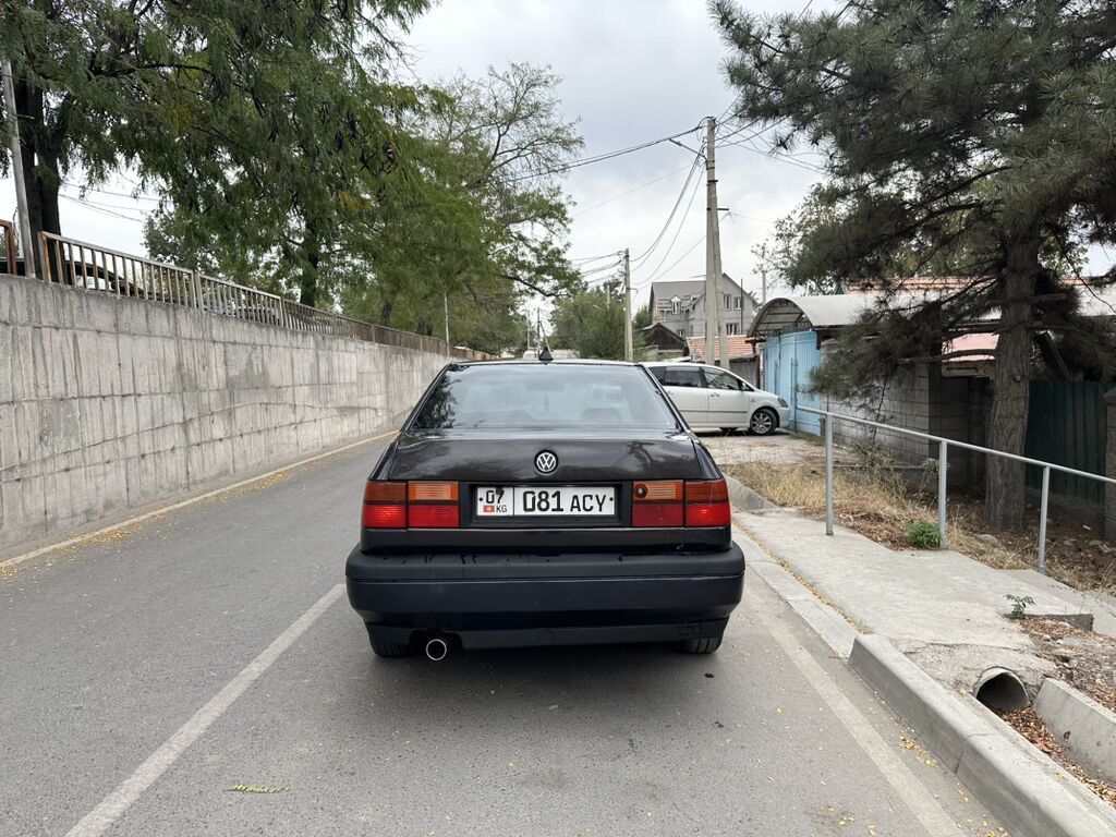 Volkswagen Vento: 1993 г., 1.8 л, Механика, Бензин, Седан: фото 5