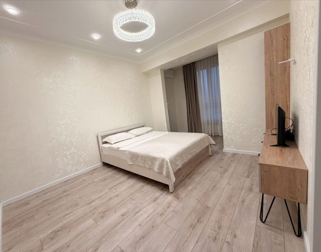 Продается 1-комнатная квартира, 38 м², ЗАГС/Цирк: фото 2