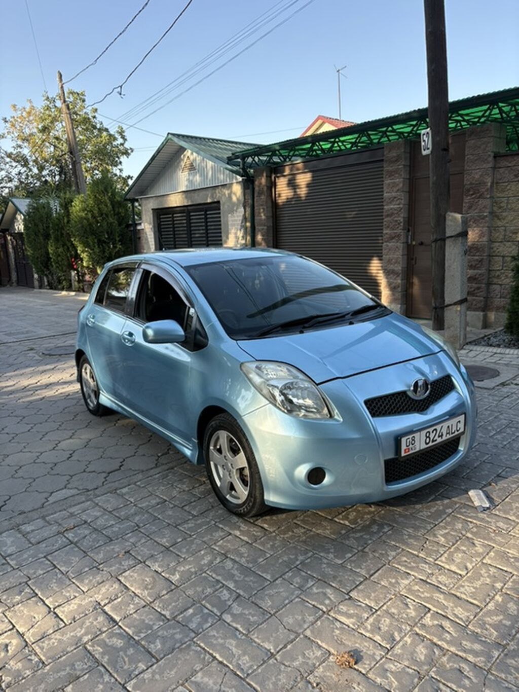 Toyota Vitz: 2005 г., 1.5 л, Автомат, Бензин, Хэтчбэк: фото 2