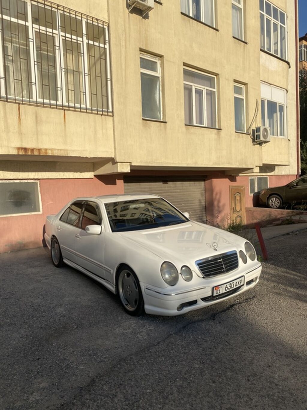Mercedes-Benz E-Class: 1999 г., 3.2 л, Автомат, Бензин, Седан: фото 2