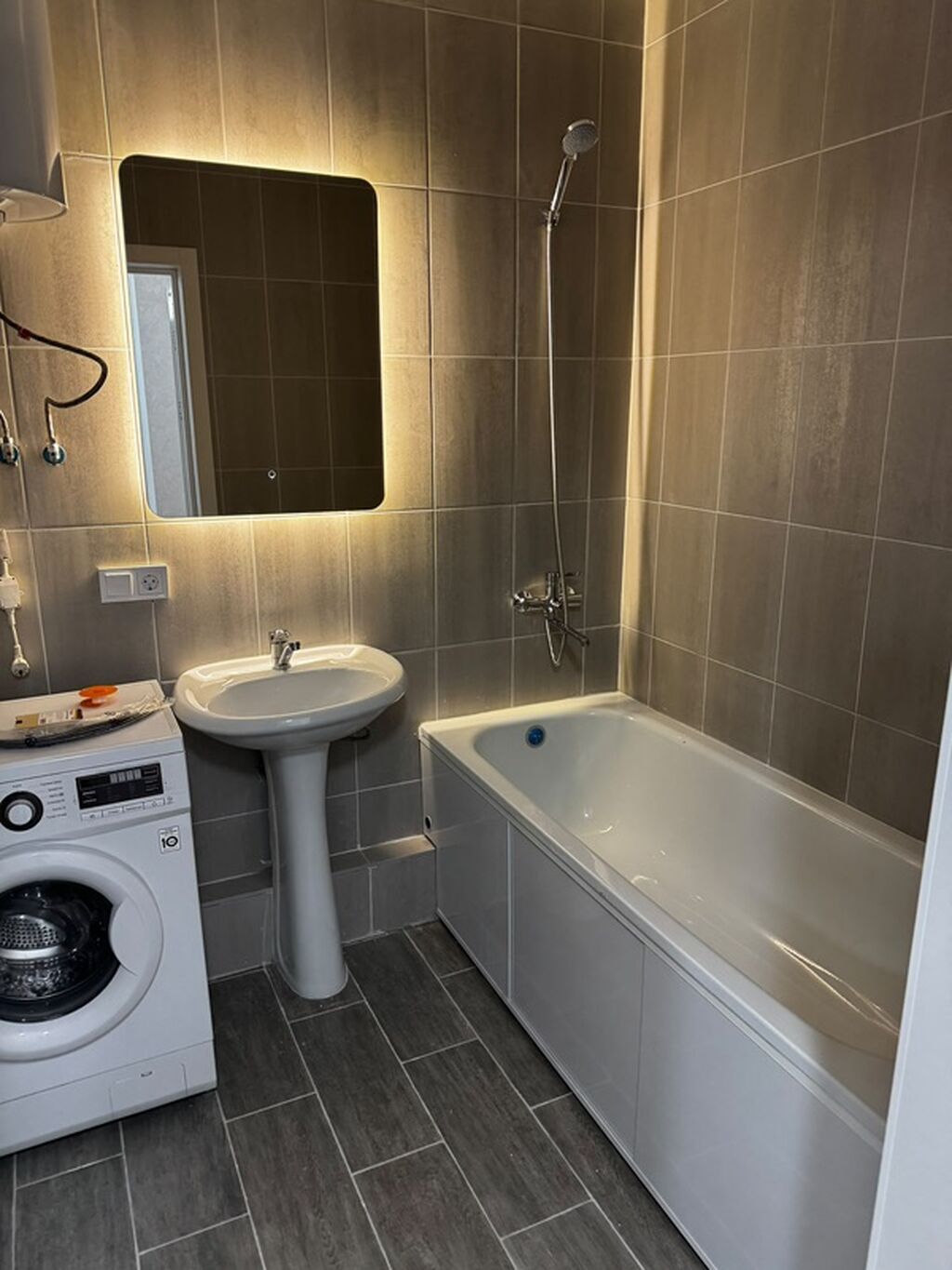 2 комнаты, 85 м², Джальская больница Элитка, 10 этаж, Свежий ремонт: фото 1