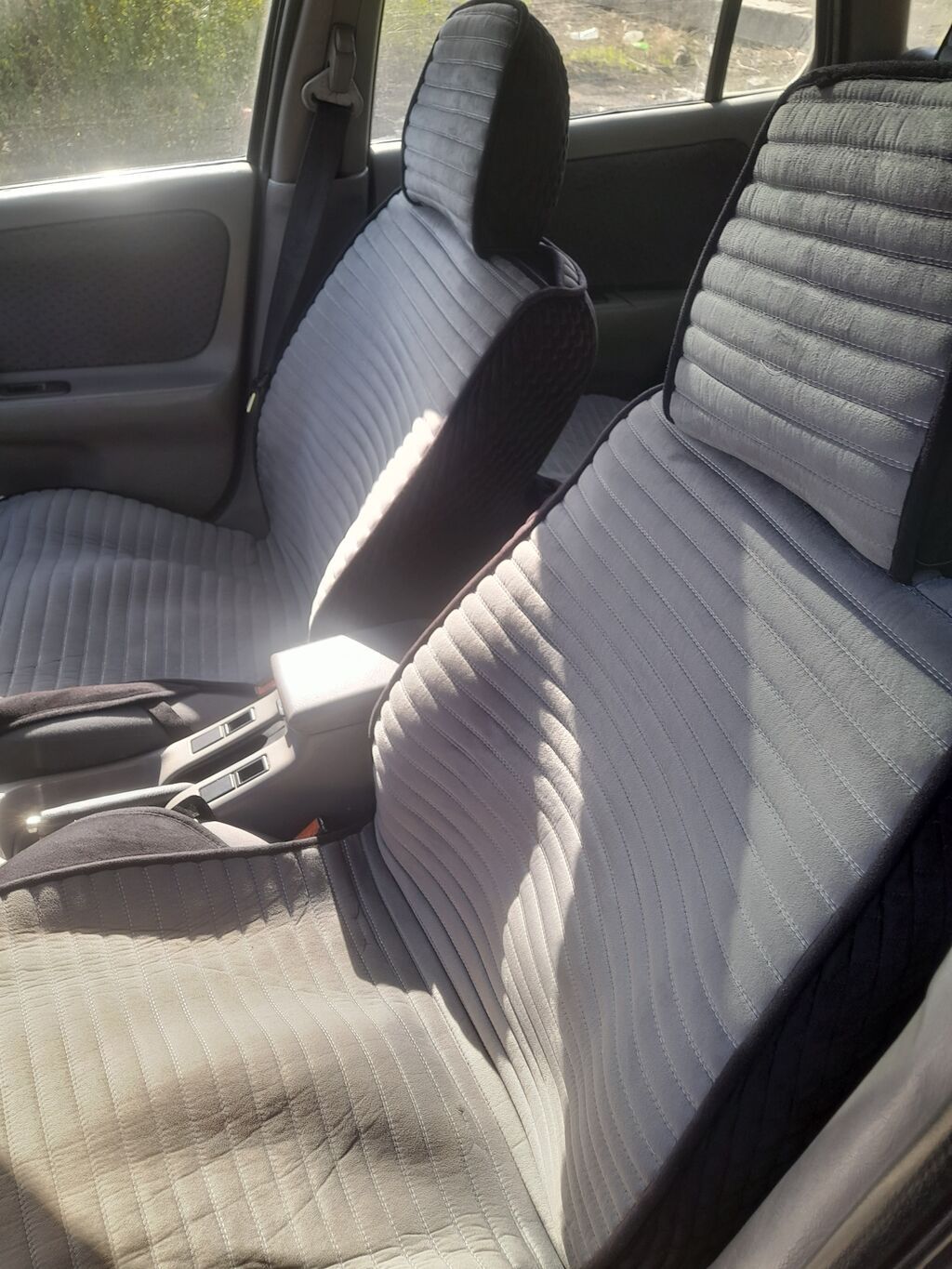 Nissan Wingroad: 2001 г., 1.8 л, Механика, Бензин, Универсал: фото 3