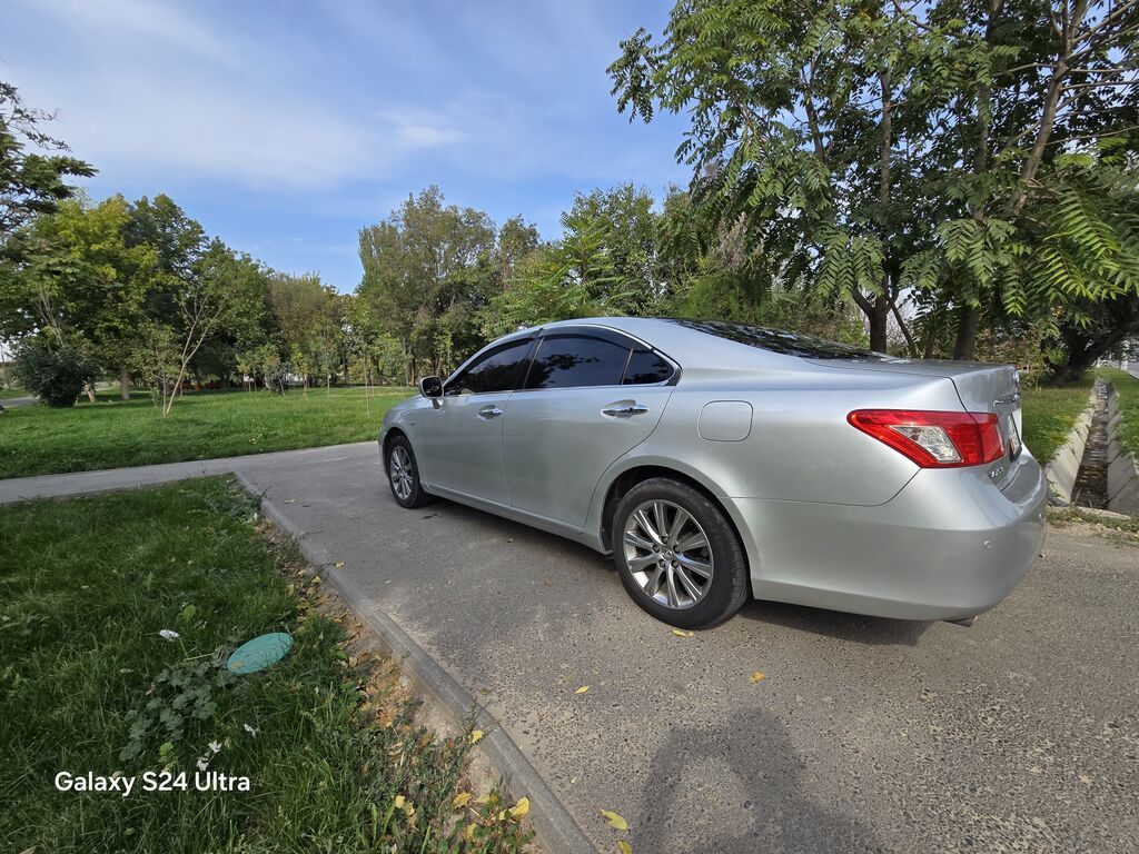Lexus ES