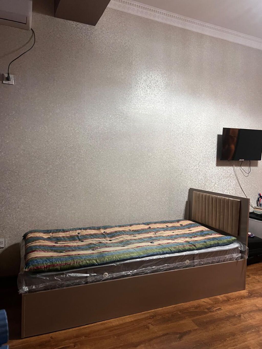 XANIM OTAQ YOLDAŞI AXTARILIR 2 xanım birlikdə yaşadıqları mənzilə