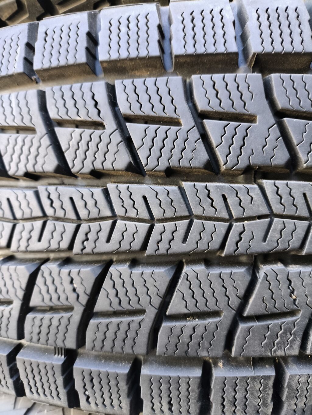 Шины 225 / 65 / R 17, Зима, Б/у, Комплект, Внедорожные (АТ/МТ), Япония, Dunlop: фото 2