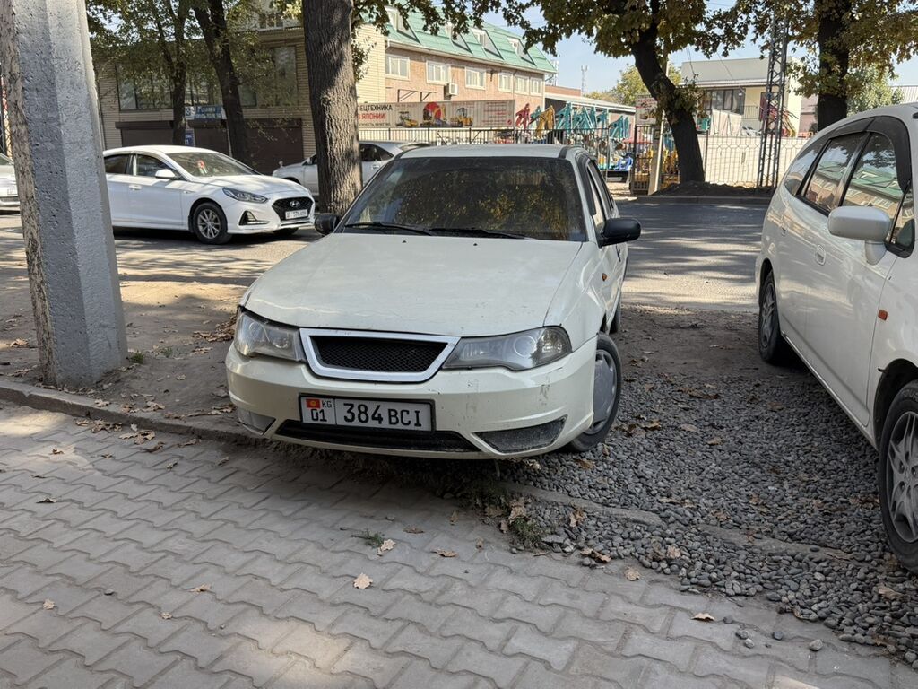 Daewoo Nexia: 2012 г., 1.5 л, Механика, Бензин, Седан: фото 2