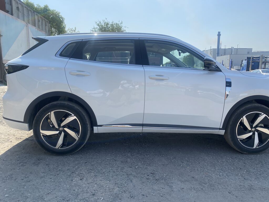 Changan CS75 Plus: 2025 г., 1.5 л, Робот, Бензин, Кроссовер: фото 4
