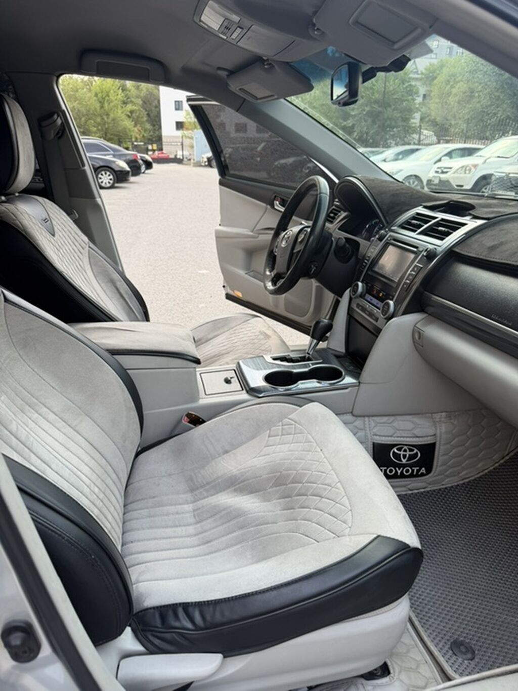 Toyota Camry: 2012 г., Гибрид, Седан: фото 6