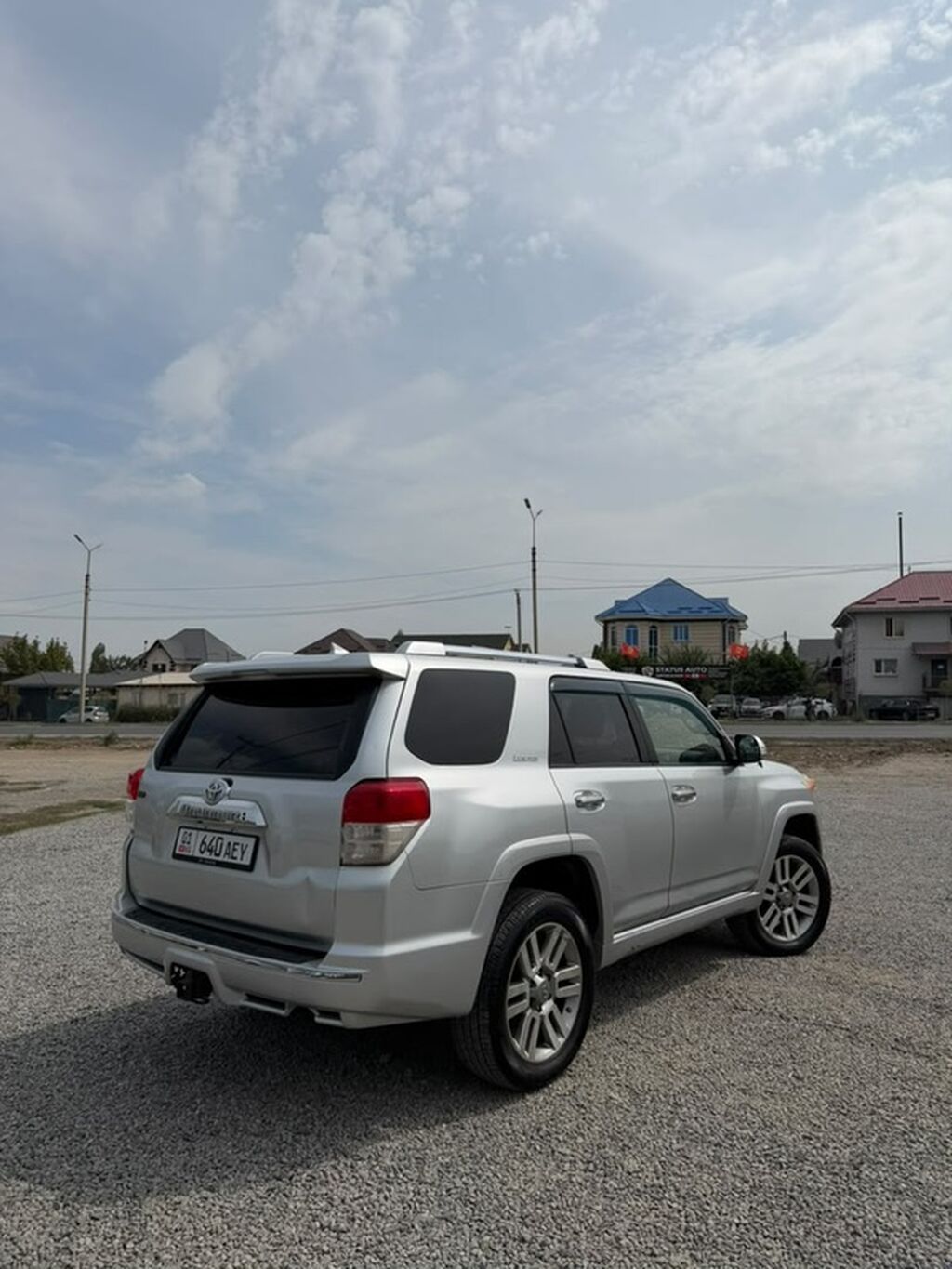 Toyota 4Runner: 2009 г., 4 л, Автомат, Бензин, Внедорожник: фото 3