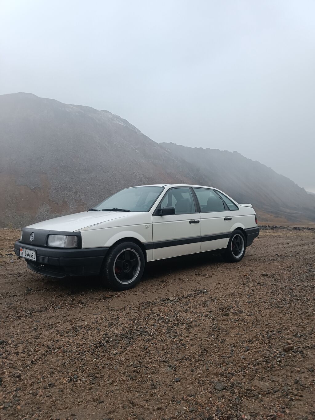 Volkswagen Passat: 1990 г., 1.8 л, Механика, Бензин, Седан: фото 4