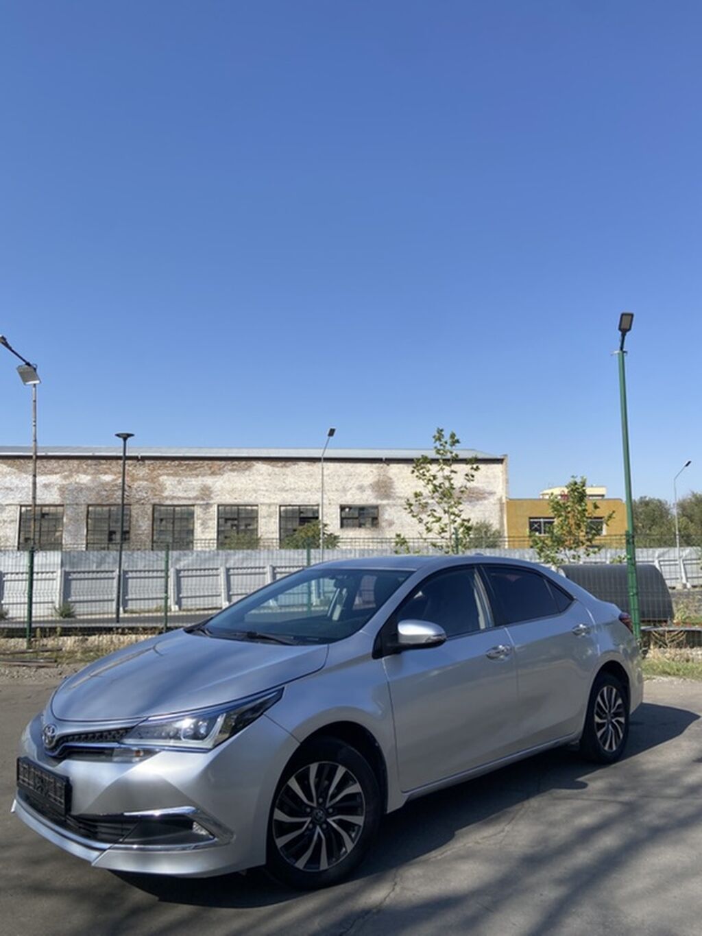 Toyota Corolla: 2020 г., 1.8 л, Автомат, Электромобиль, Седан: фото 2