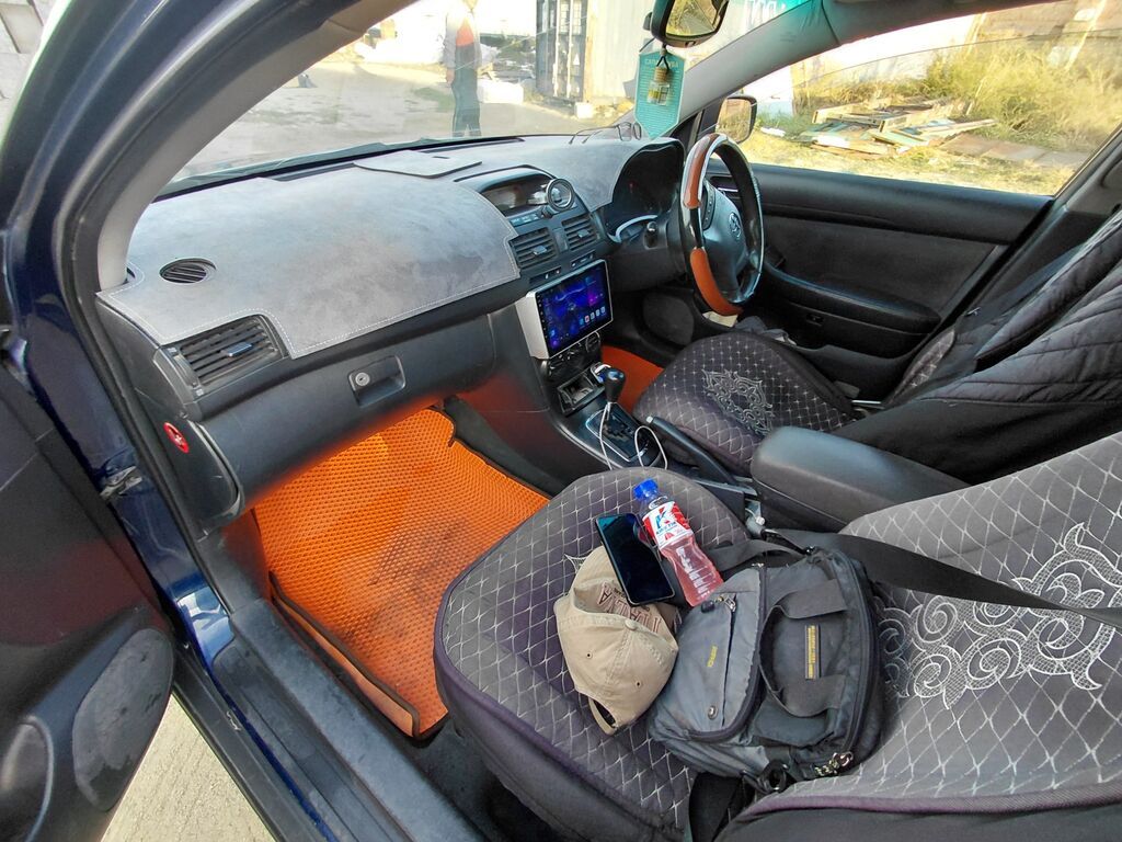 Toyota Avensis: 2004 г., 1.8 л, Автомат, Бензин, Седан: фото 4
