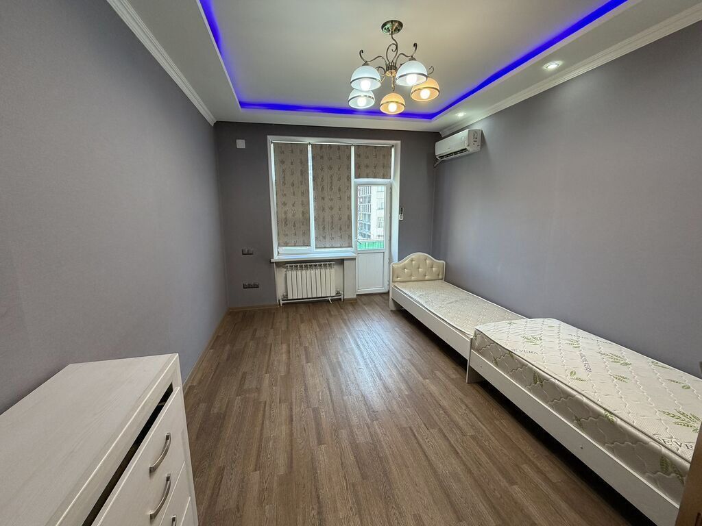 3 комнаты, 70 м², Золотой квадрат Индивидуалка, 5 этаж, Косметический ремонт: фото 2
