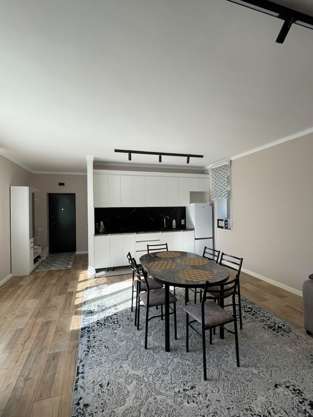 2 комнаты, 54 м², Индивидуалка, 1 этаж, Свежий ремонт: фото 2