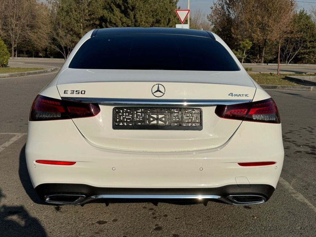 Mercedes-Benz E-Class: 2022 г., 2 л, Автомат, Бензин, Седан: фото 5
