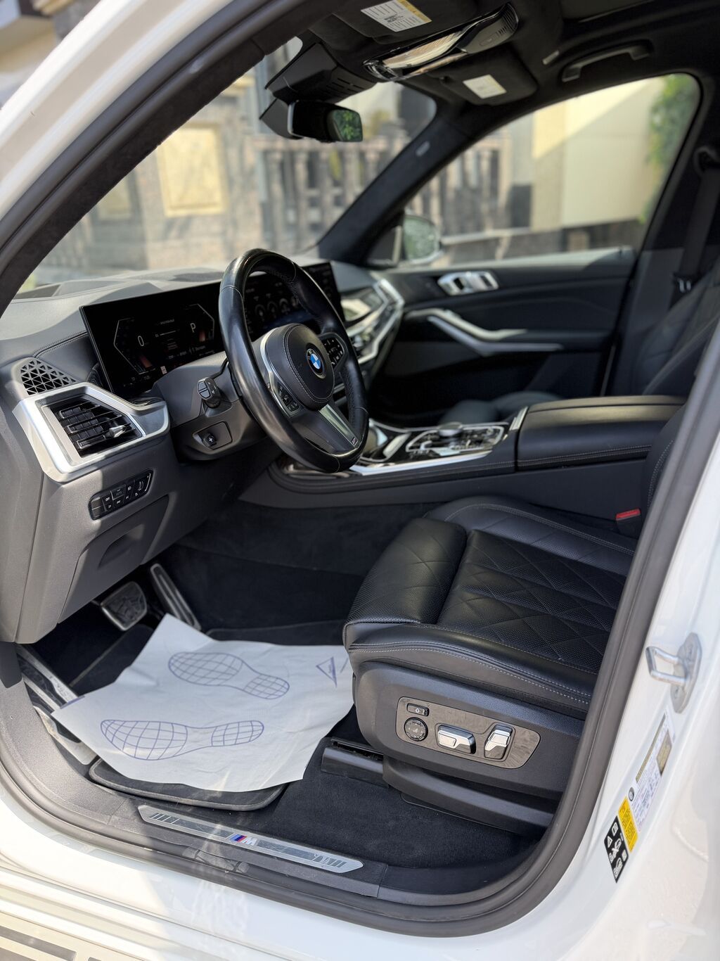 BMW X7: 2022 г., 3 л, Автомат, Бензин, Кроссовер: фото 6