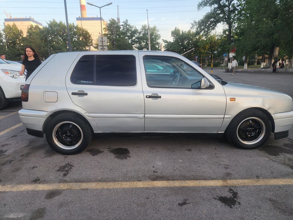 Volkswagen Golf: 1996 г., 1.8 л, Механика, Бензин, Хэтчбэк: фото 7