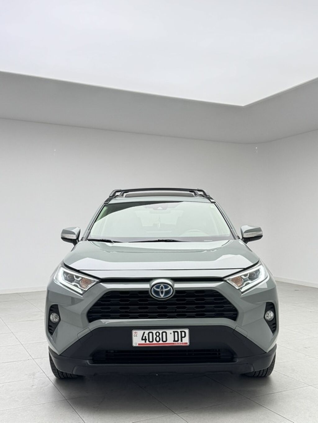 Toyota RAV4 Hybrid 2020, 2.5 л, АКПП, серый: фото 1